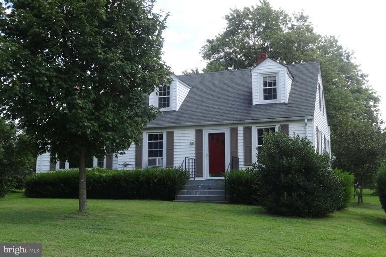 11812 Prices Distillery Rd, Damascus, MD 20872 - photo 1