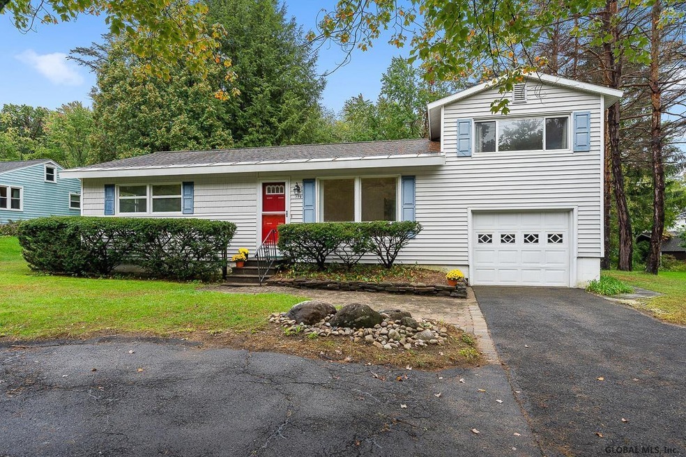 279 Vly Rd, Schenectady, NY 12309 - photo 1