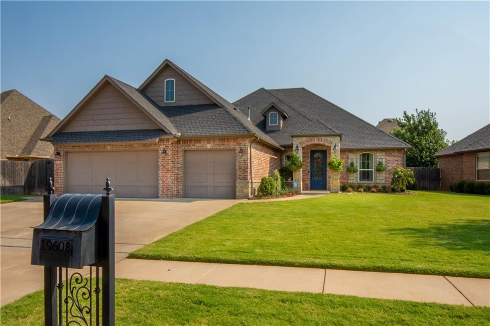 19608 Meadow Bend, Edmond, OK 73012 - photo 1