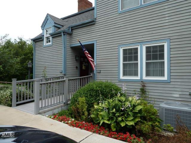 184 Glengarry Rd, Fairfield, CT 06825 - photo 1