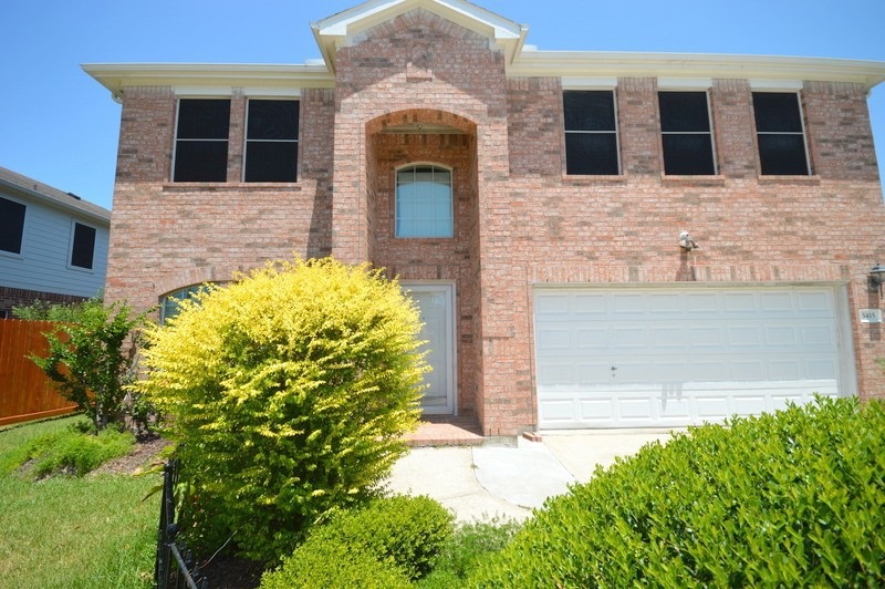 3415 Cypress Village Dr, Pearland, TX 77584 - photo 1