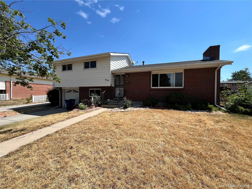 908 Elkhart St, Aurora, CO 80011 - photo 1