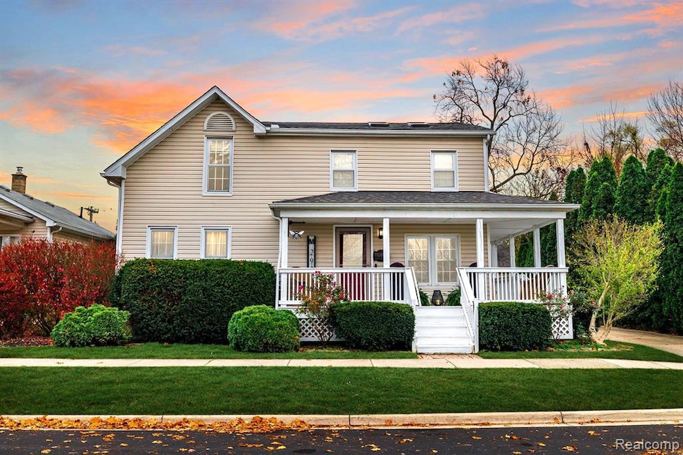 2921 5th St, Trenton, MI 48183 - photo 1