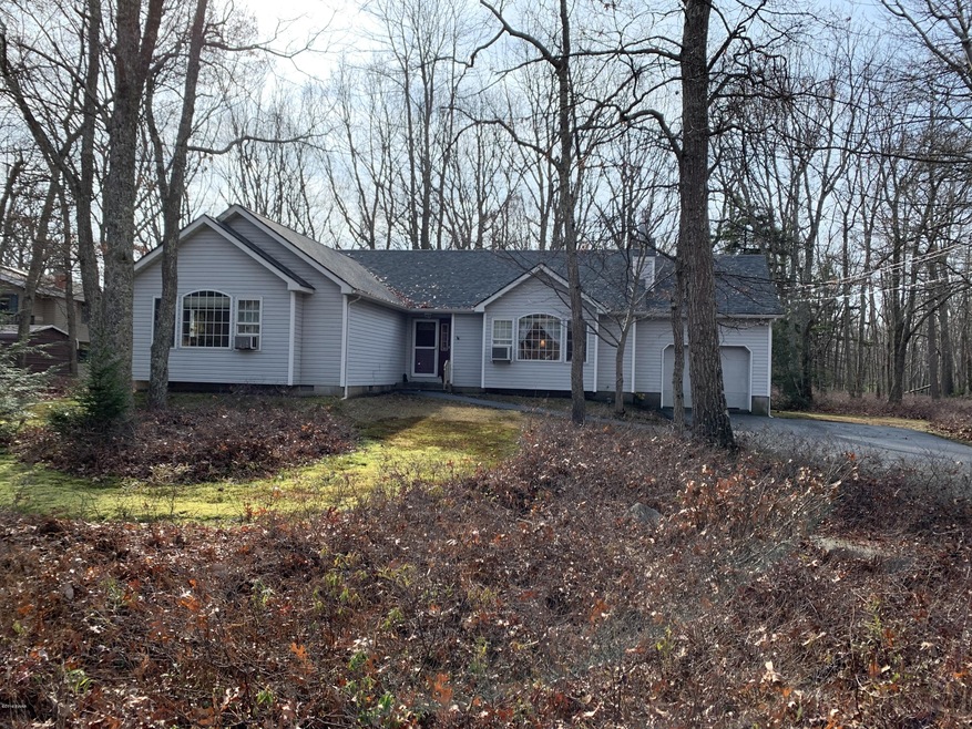 239 Washington Dr, Hawley, PA 18428 - photo 1