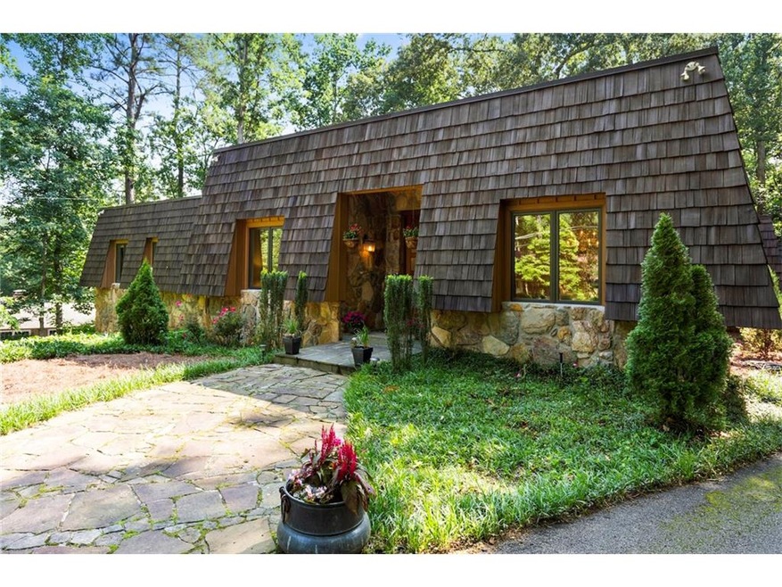 Side view of the front of the home in an award win