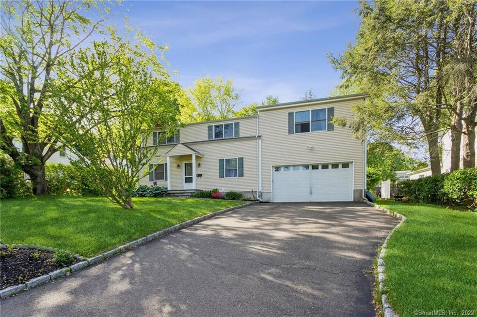 99 Gaymoor Dr, Stamford, CT 06907 - photo 1