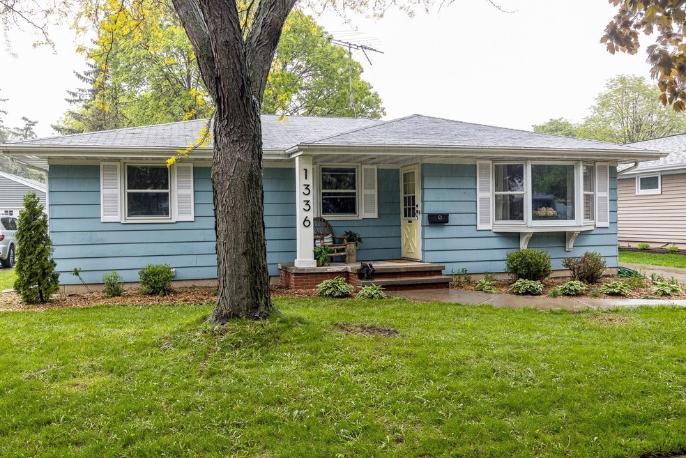 1336 W Taylor St, Appleton, WI 54914 - photo 1