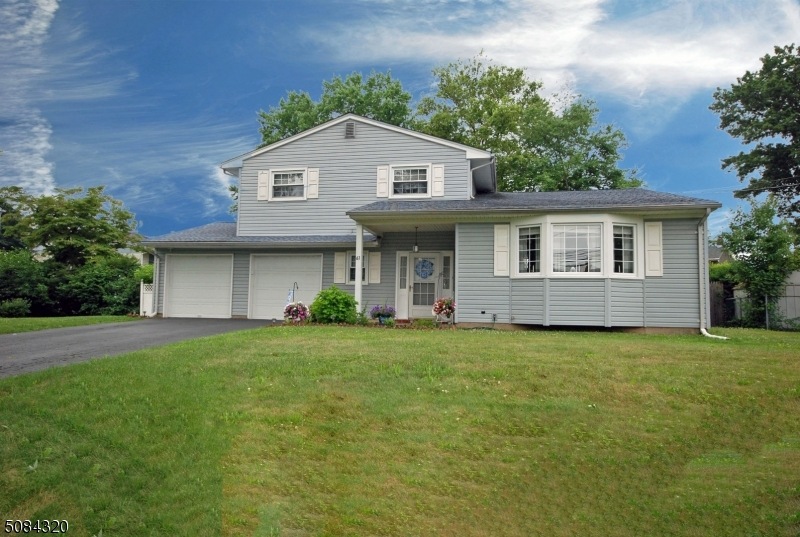 61 Greenbrook Rd, Middlesex, NJ 08846 - photo 1