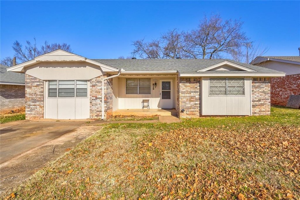 812 E Franklin St, Shawnee, OK 74804 - photo 1