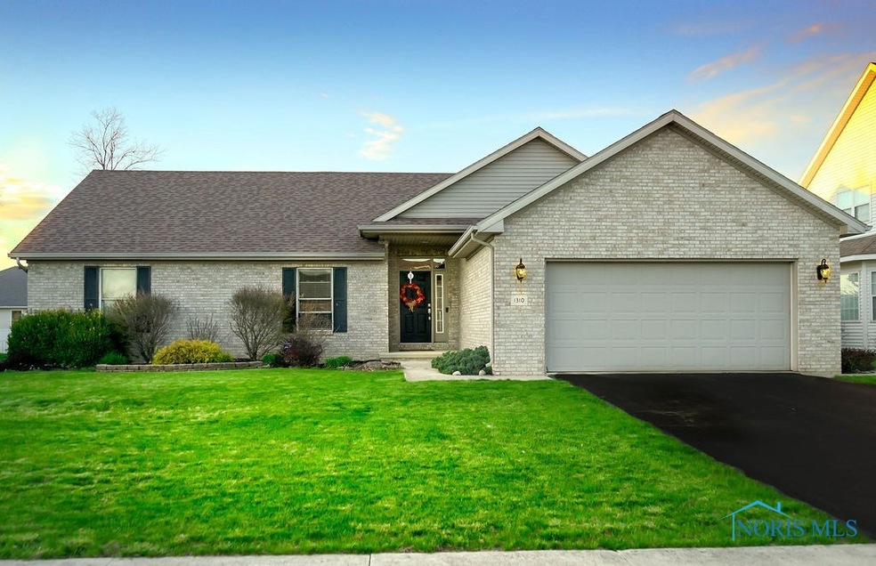 1310 Kennsington Dr, Findlay, OH 45840 - photo 1