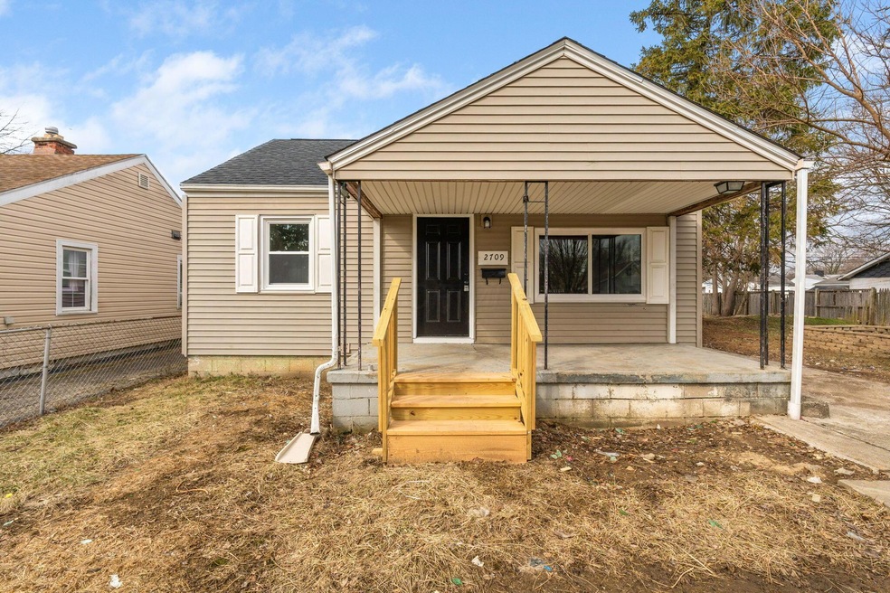 2709 Hiawatha St (Exterior)-2