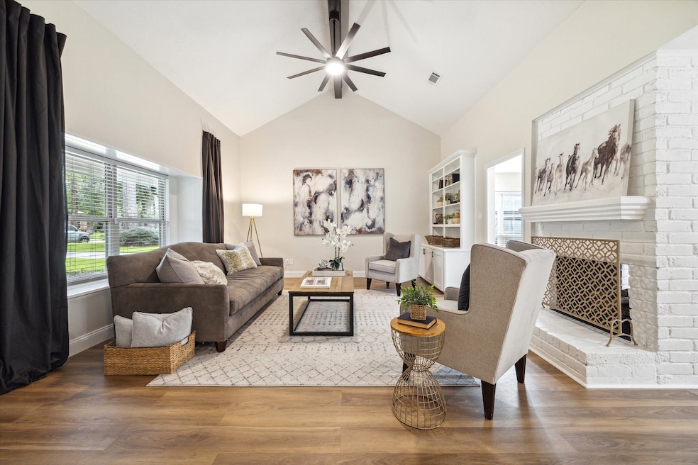 Welcome home to 6410 Meadowtrace Dr located in Spr
