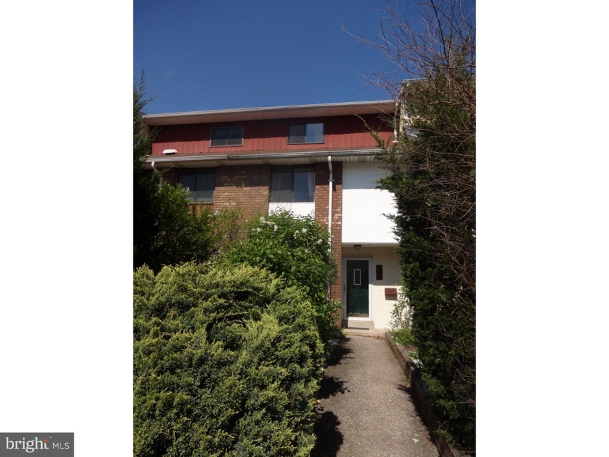 1546 Creekside Rd, Whitehall, PA 18052 - photo 1