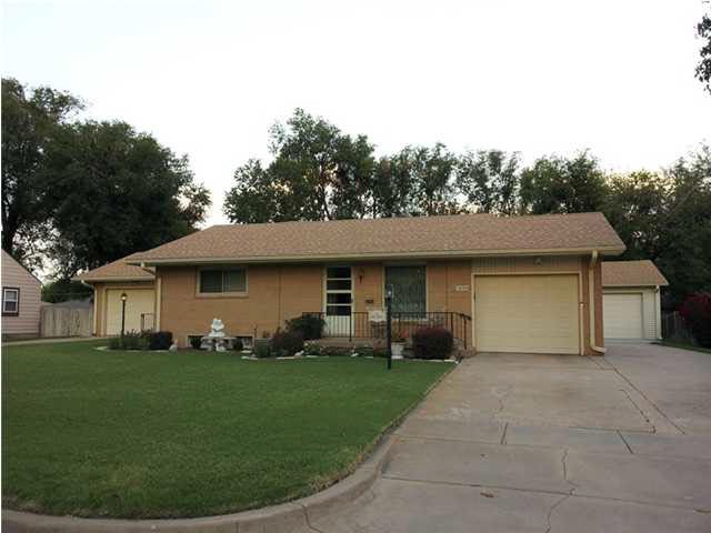 1208 & 1210 EDWARDS ALL BRICK DUPLEX CASH MACHINE