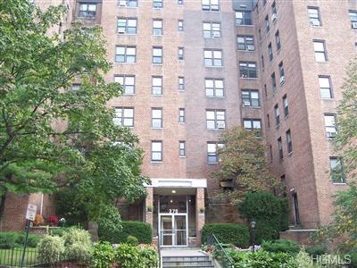 270 N Broadway unit 2B, Yonkers, NY 10701 - photo 1