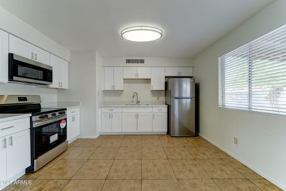 7816 W Flower St, Phoenix, AZ 85033 - photo 1