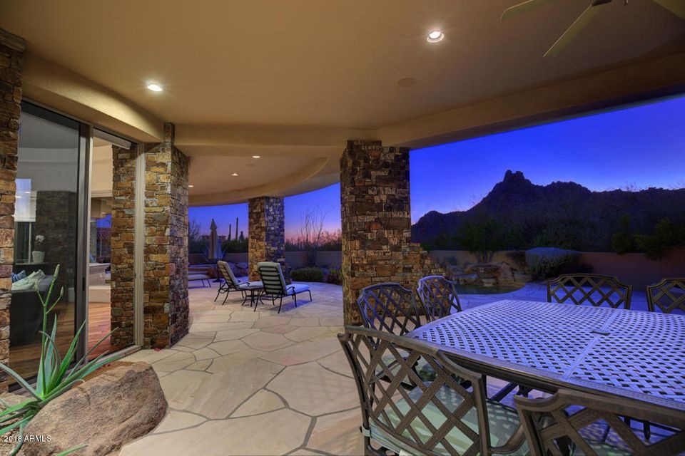 01.Rear_Patio