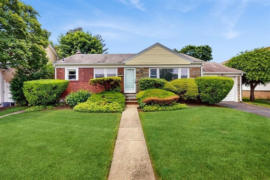 Sold $840,000 • Co-Listing Agent