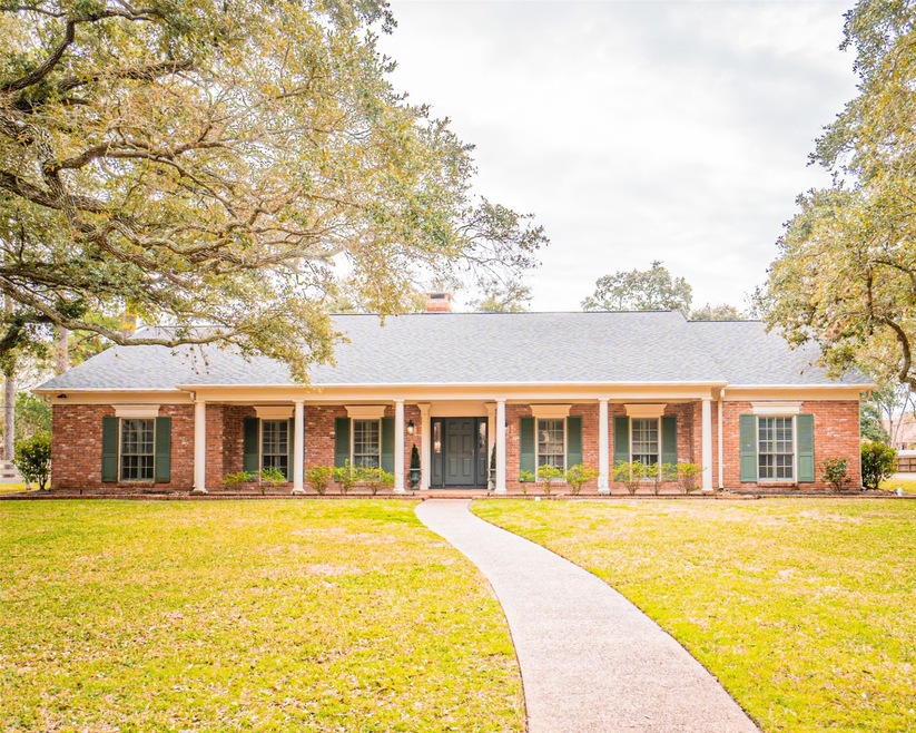 2716 Oak Dr, Bay City, TX 77414 - photo 1