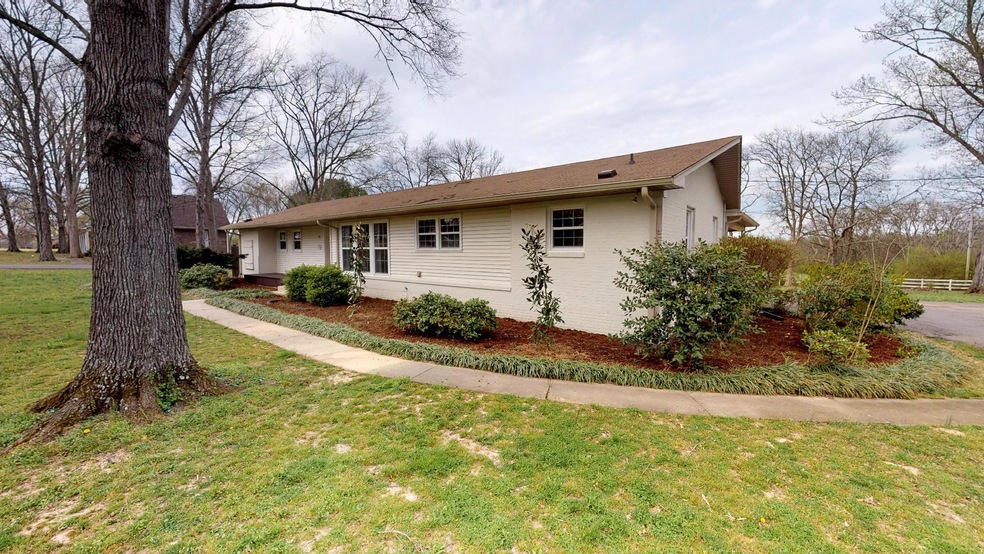 111 Creighton Place, Shelbyville, TN 37160 - photo 1