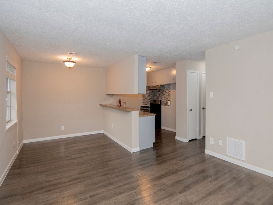 4503 Werner St unit 14, Houston, TX 77022 - photo 1