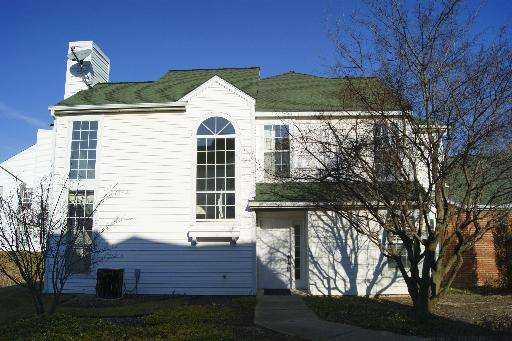 139 Pembroke Cir unit 6E, Lake Bluff, IL 60044 - photo 1