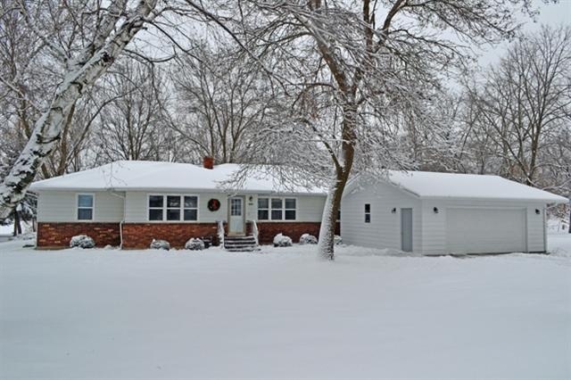 6386 Pheasant Ln, Verona, WI 53593 - photo 1
