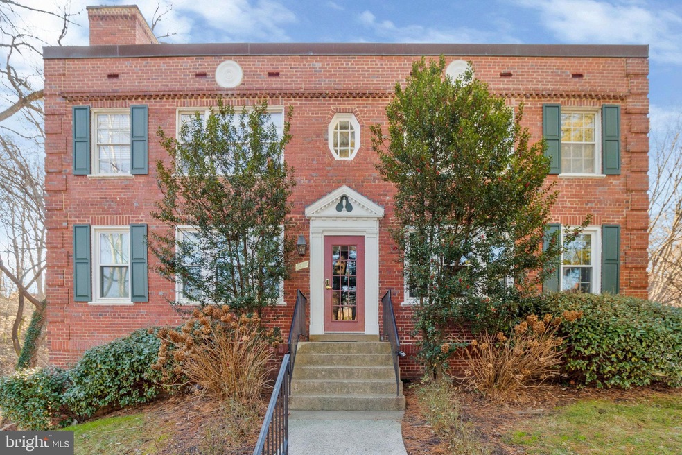 1917 N Rhodes St unit 12, Arlington, VA 22201 - photo 1