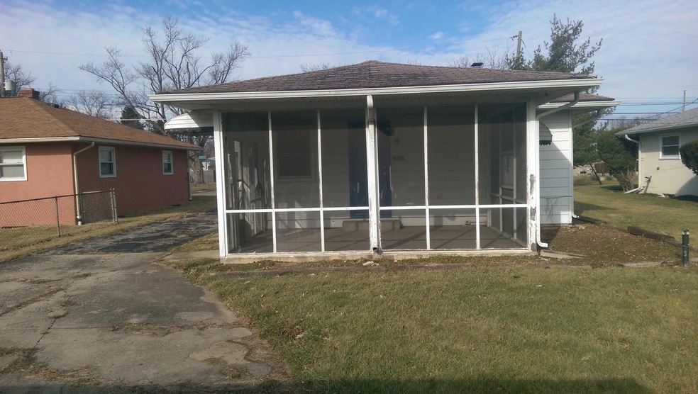 1591 E Gates back