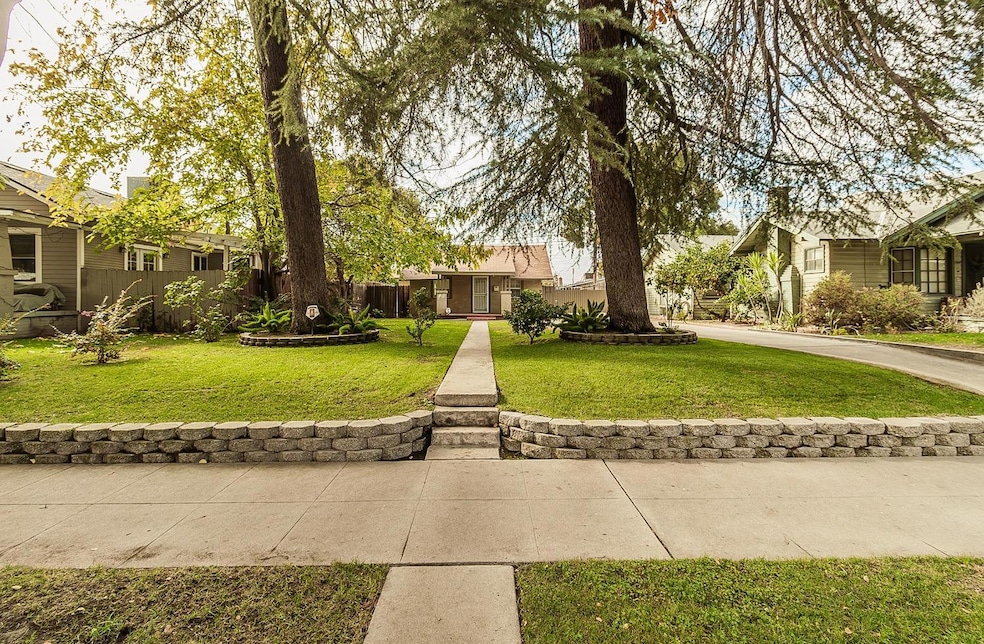Welcome to 1533 N. Roosevelt Ave.