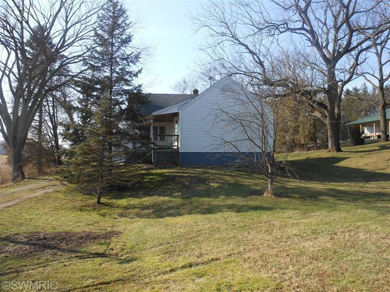 14418 Three Oaks Rd, Three Oaks, MI 49128 - photo 1
