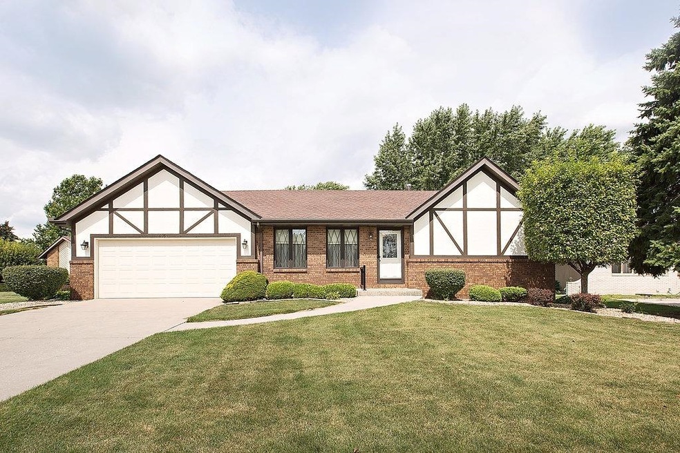 4952 W 89th Place, Crown Point, IN 46307 - photo 1