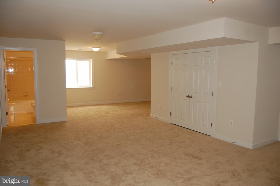 25204 Crested Wheat Dr, Aldie, VA 20105 - photo 1