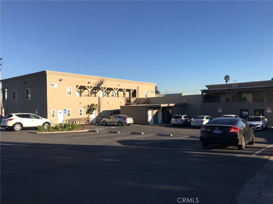 1349 N Altadena Dr unit B, Pasadena, CA 91107 - photo 1