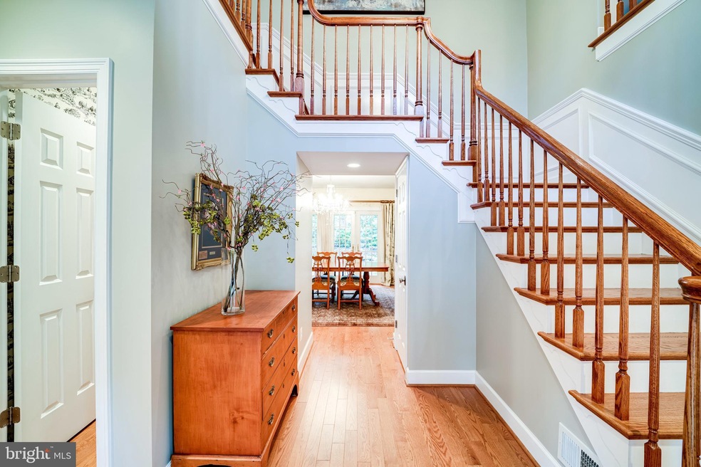 1302 Wake Forest Dr, Alexandria, VA 22307 - photo 1