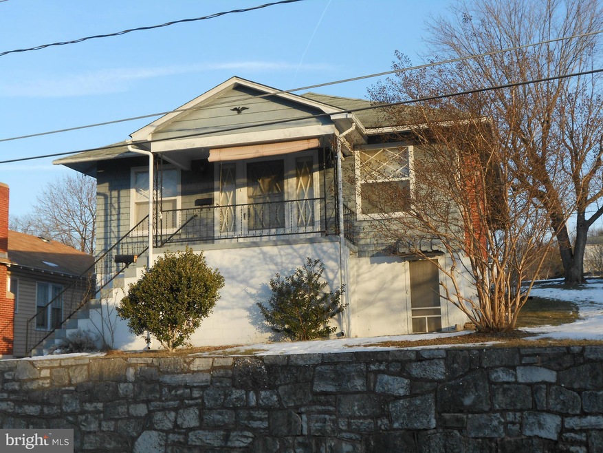 486 N Massanutten St, Strasburg, VA 22657 - photo 1