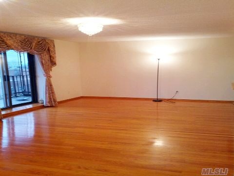 Union Terrace Condominium unit 8E, Flushing, NY 11355 - photo 1