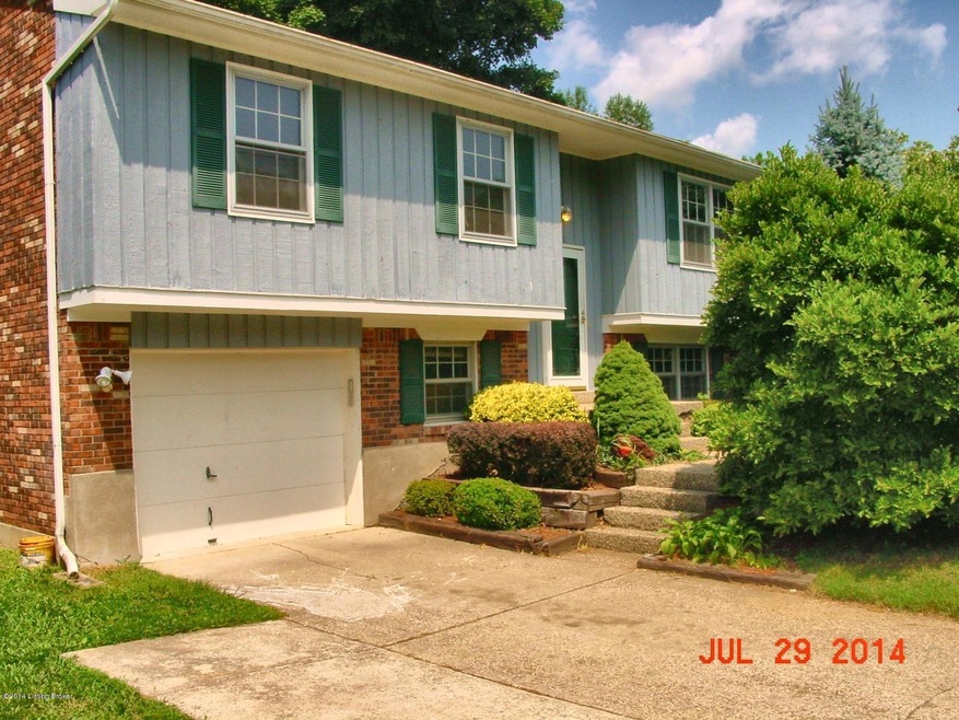 8136 Rochelle Rd, Louisville, KY 40228 - photo 1