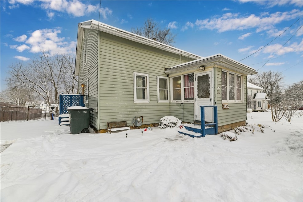 3752 Oakmount Rd, Bloomfield, NY 14469 - photo 1