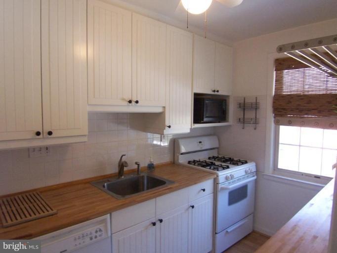 2219 Washington Ave unit 201, Silver Spring, MD 20910 - photo 1