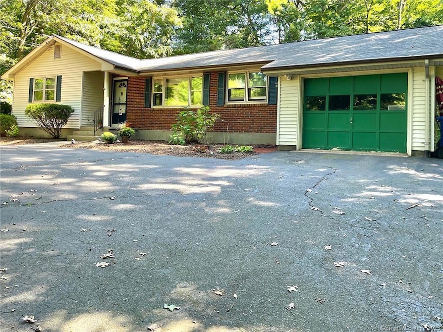 868 Neipsic Rd, Glastonbury, CT 06033 - photo 1