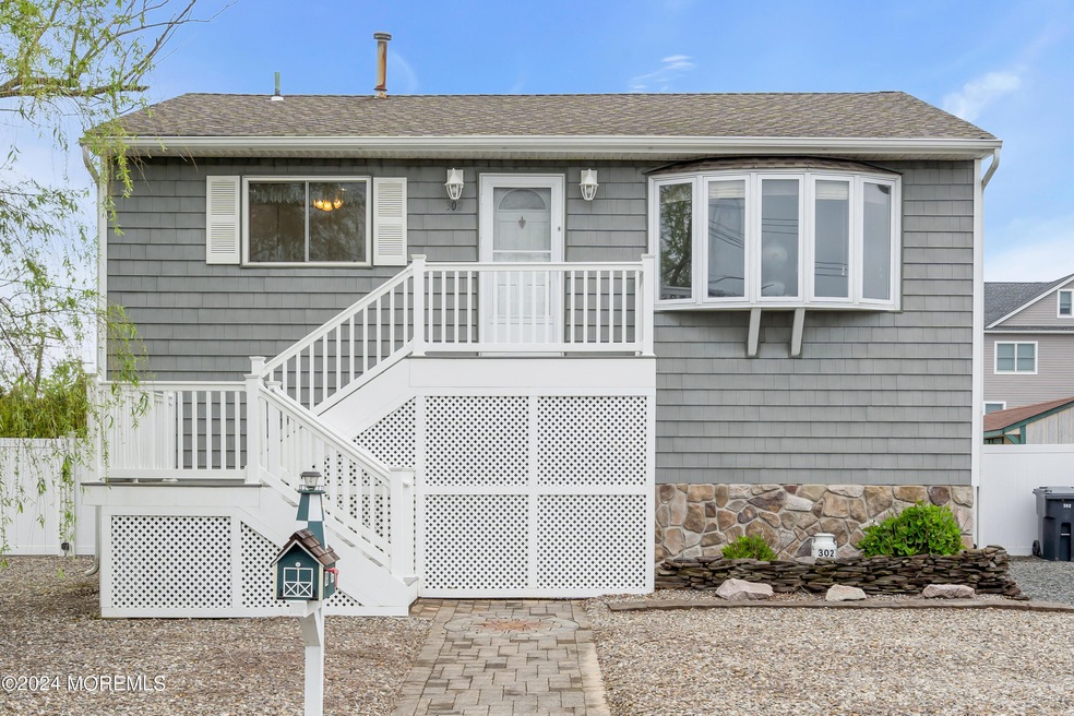 302 Stephan Ave, Toms River, NJ 08753 - photo 1