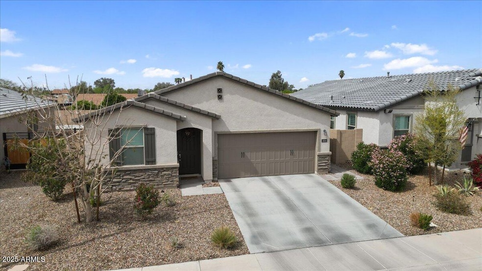02-1924 S 82nd Cir
