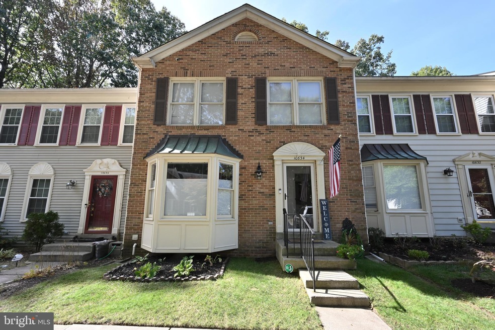 10634 Alison Dr, Burke, VA 22015 - photo 1