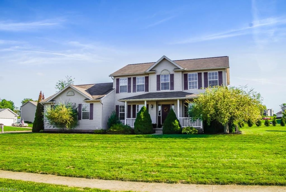 Beautiful 4 bedroom, 2.5 colonial with a finished lower level!