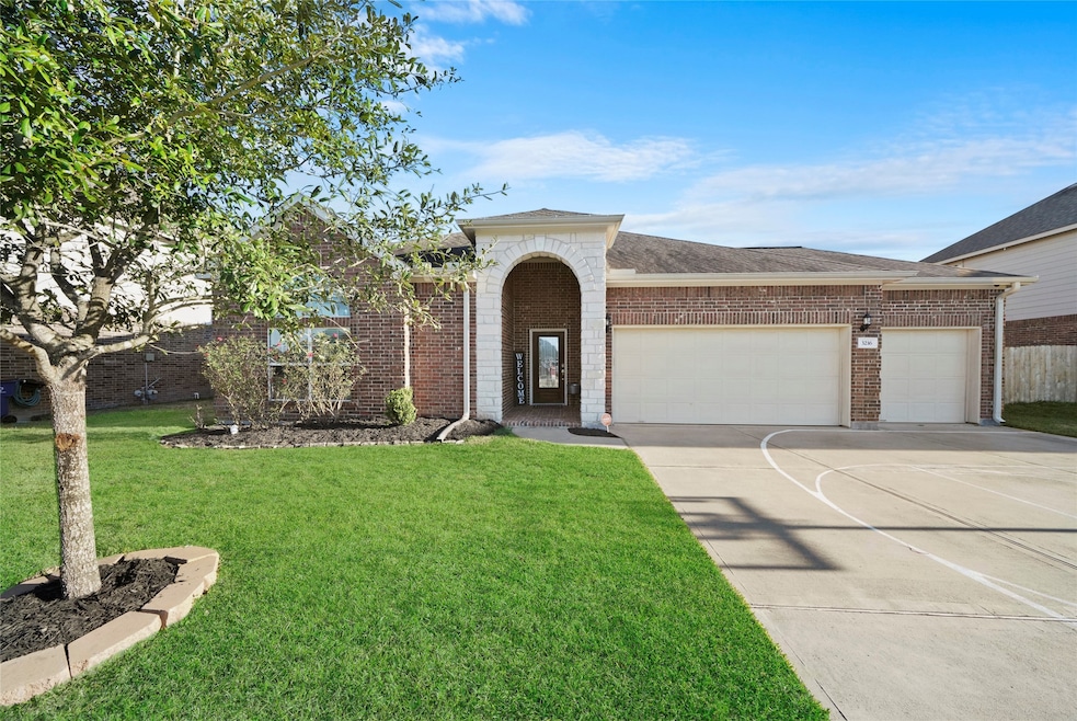 3216 El Camino St, Bay City, TX 77414 - photo 1