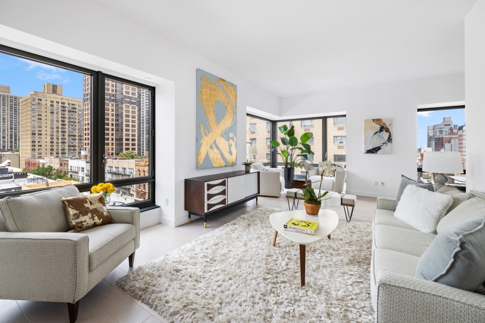 Sold $1,995,000 • Co-Listing Agent