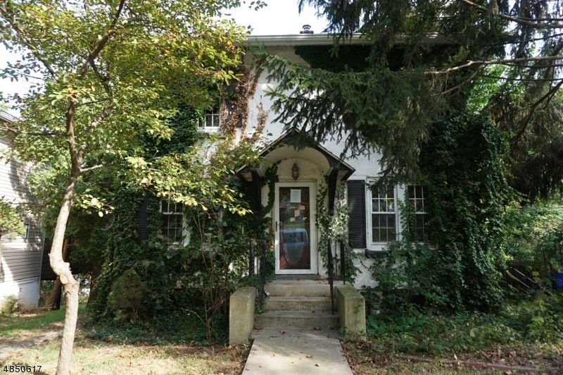 46 Valley View Cir, Phillipsburg, NJ 08865 - photo 1