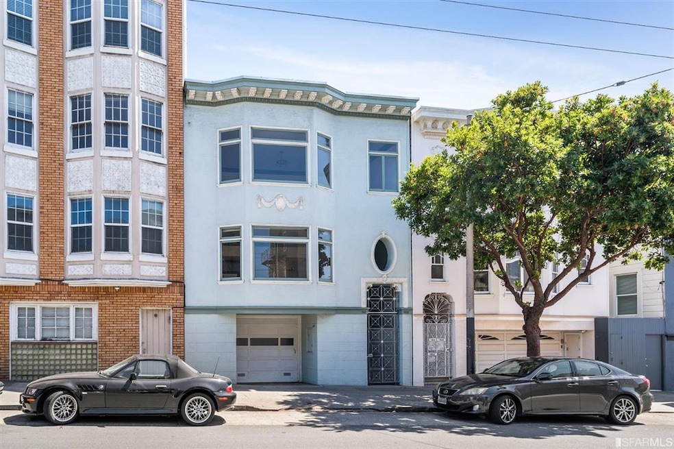 Sold $3,255,000 • Co-Listing Agent
