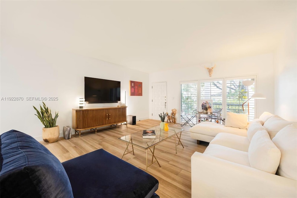 2600 Cardena St unit 4, Coral Gables, FL 33134 - photo 1